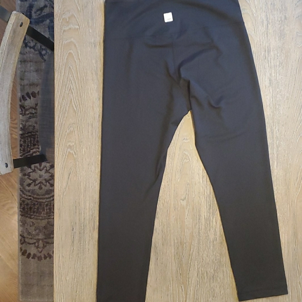 Black Vuori Yoga Pants Leggings